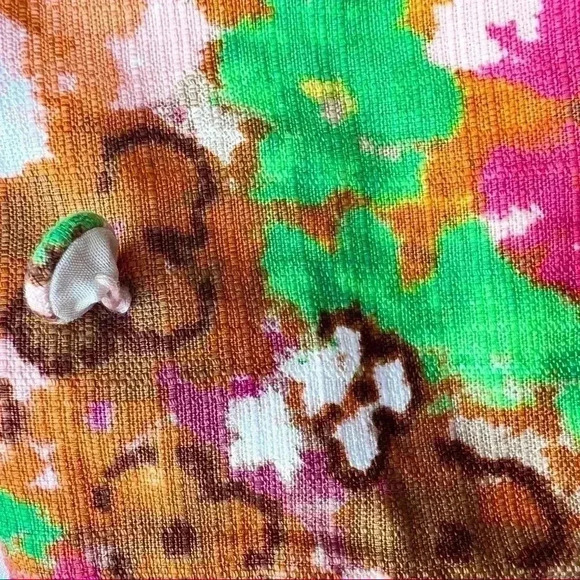 J. CREW WOMENS FLORAL SHORTS•BEAUTIFUL COLORFUL SUMMER SHORTS •BOTTON IS LOOSE• - Picture 3 of 8